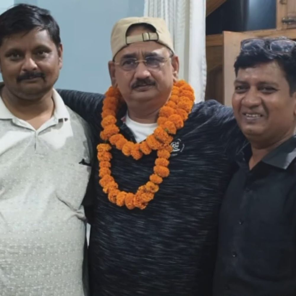 डॉ. संजीव कुमार की जीत से राजद कार्यकर्ता में उत्साह:नवादा के पूर्व विधायक से मिलकर जाहिर की खुशी
