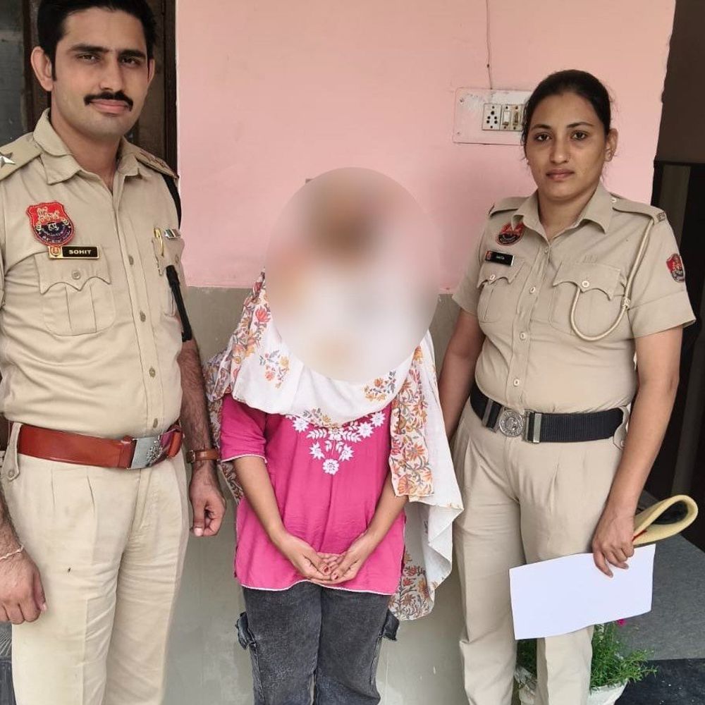हिसार में ब्लैकमेलिंग के आरोप में महिला गिरफ्तार:केस में समझौते के लिए ₹37 लाख मांगे, हनुमानगढ़ में रह रही थी