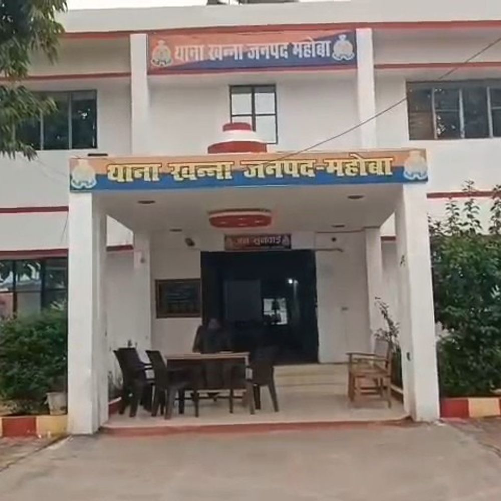 ट्रॉली बैग में गांजा छिपाकर ला रहे दो तस्कर गिरफ्तार:ओडिशा से गांजा लाकर महोबा में करते थे सप्लाई, 10.525 किलो बरामद