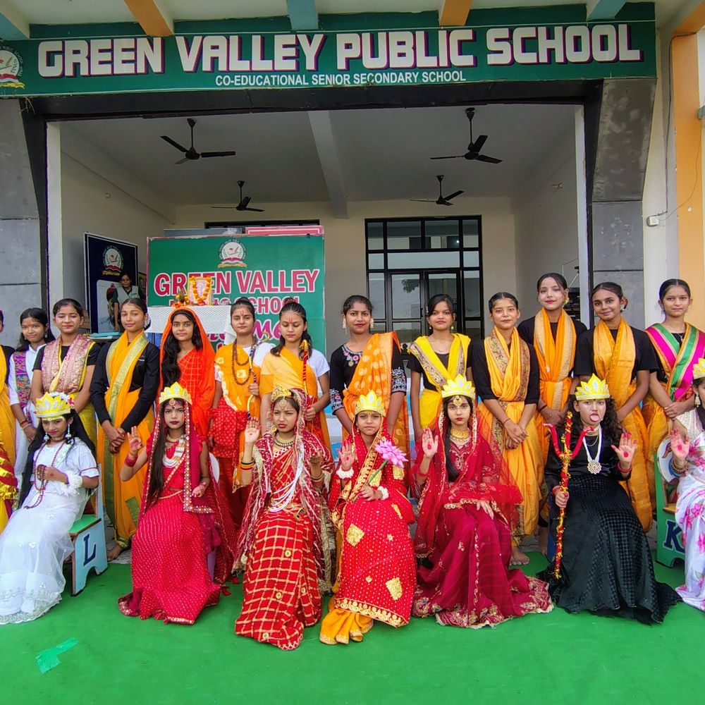 ग्रीन वैली पब्लिक स्कूल में रामायण का मंचन:औरैया में दिबियापुर के स्कूल में नवरात्र उत्सव, भारतीय संस्कृति की झलक