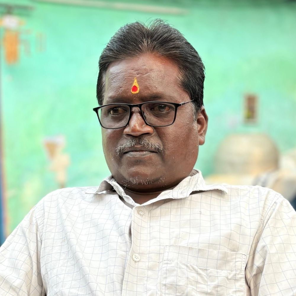 विश्वकर्मा प्रोजेक्ट में होलपैक खाई में गिरा, चालक की मौत:धनबाद में मुआवजे और नौकरी की मांग पर कर्मियों का प्रदर्शन, प्रबंधन पर सवाल