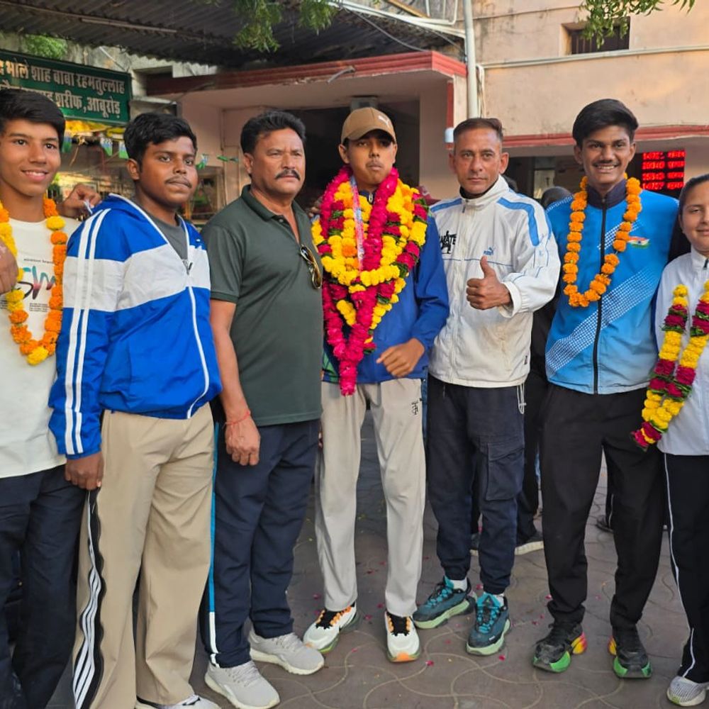 सिरोही के पदक विजेता खिलाड़ियों का हुआ सम्मान:स्टेट कराटे चैंपियनशिप में 8 प्लेयर्स ने जीते मेडल