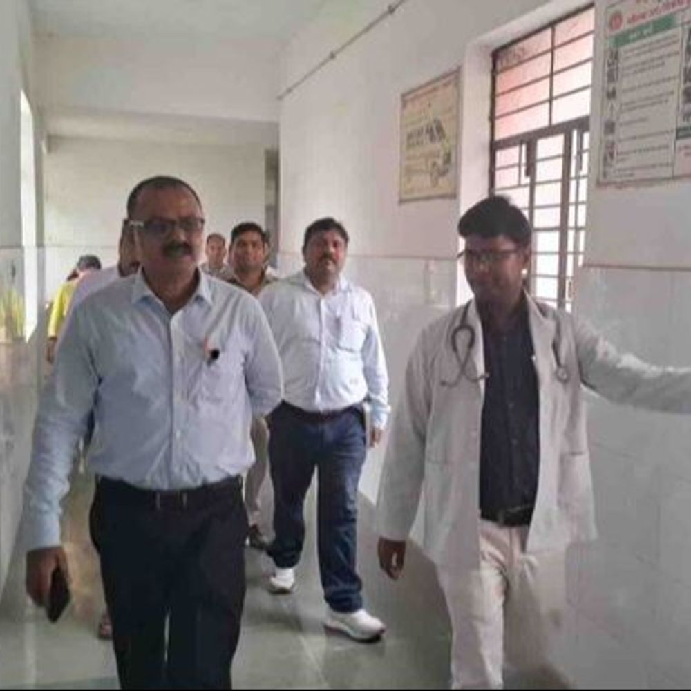 यूपी में कई जिलों के सीएमओ बदले:31 डॉक्टरों को एडी ग्रेड में पदोन्नति के बाद नई तैनाती