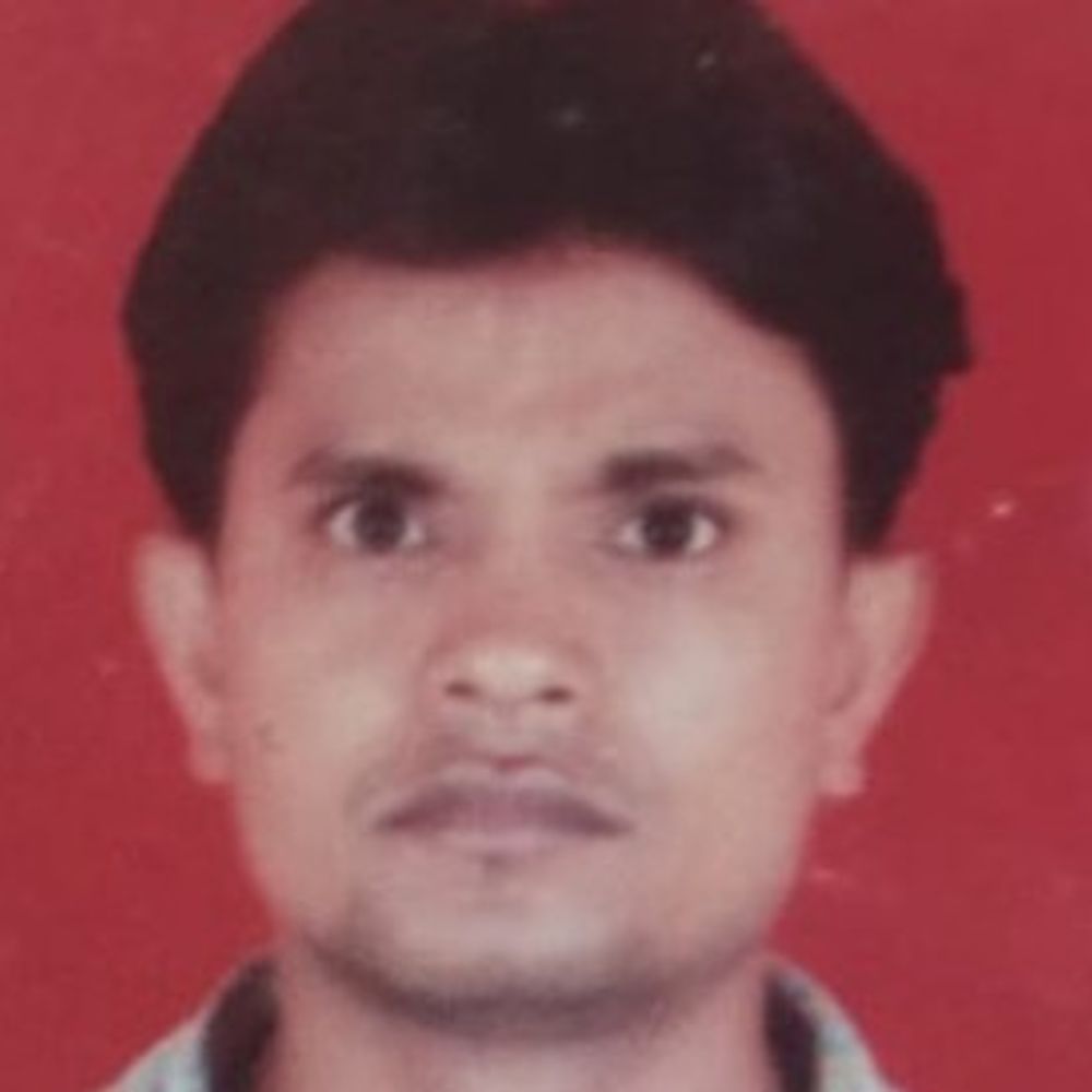 आत्मदाह करने वाले दिनेश का शव रखकर प्रदर्शन:परिजनों ने जिम्मेदारों की गिरफ्तारी व कार्रवाई की मांग की, आश्वासन के बाद 2 घंटे में माने