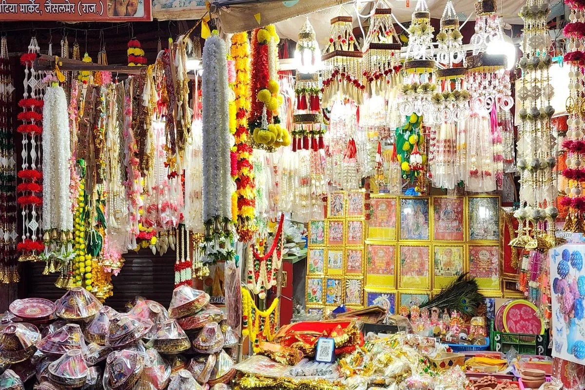 jaisalmer: घरों की सजावट में देसी डिजाइन का ट्रेंड, सदर बाजार में मिट्टी के उत्पादों की रंगत