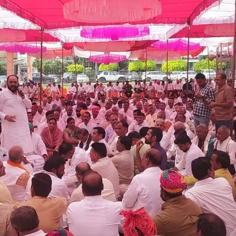 पलवल में राजपूत-कोली समाज की पंचायत:शादी में 11 हजार रुपए, 2 तोले सोना की सीमा तय; शादी में शाकाहारी भोजन, तेज डीजे-शराब पर रोक