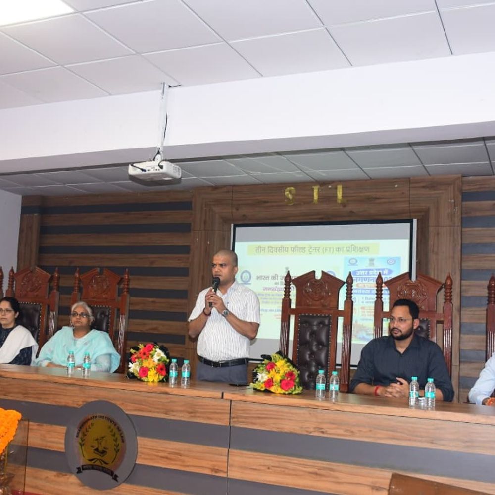 प्रयागराज में जनगणना के लिए दूसरे चरण की ट्रेनिंग शुरू:226 फील्ड ट्रेनरों को दो चरणों में मिलेगा प्रशिक्षण, 16 नवंबर से स्व-गणना