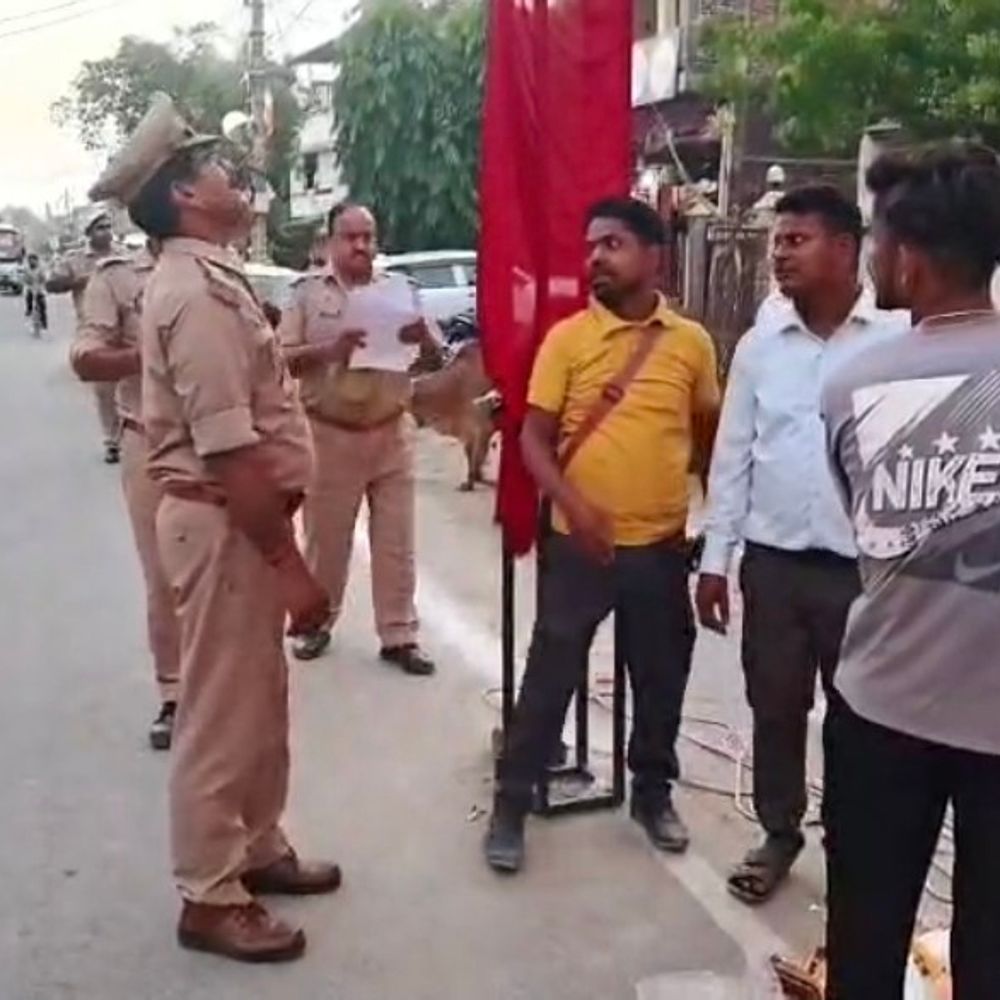 महराजगंज में पूजा पंडालों, रामलीला स्थलों का सेफ्टी ऑडिट:त्योहारों से पहले बिजली तारों, उपकरणों की जांच; आयोजकों को निर्देश