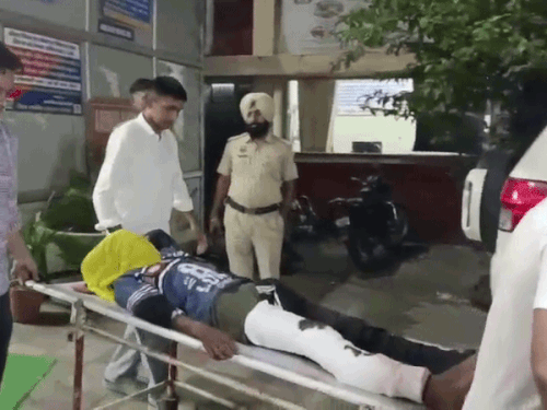 करनाल में पुलिस-बदमाश के बीच मुठभेड़:गोली लगने से बदमाश घायल,बाइक से भागते समय बिगड़ा संतुलन,गिरने के बाद पुलिस पर की फायरिंग
