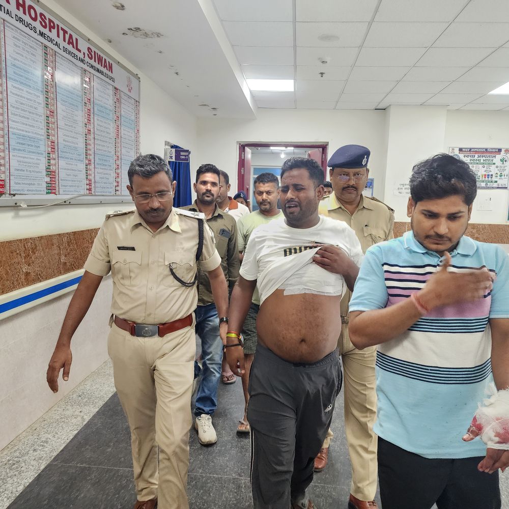 बर्थडे पार्टी से लौट रहे 2 दोस्तों पर फायरिंग:एक के सीने में लगी गोली, बचाव करने में दूसरे के कलाई में, पटना रेफर
