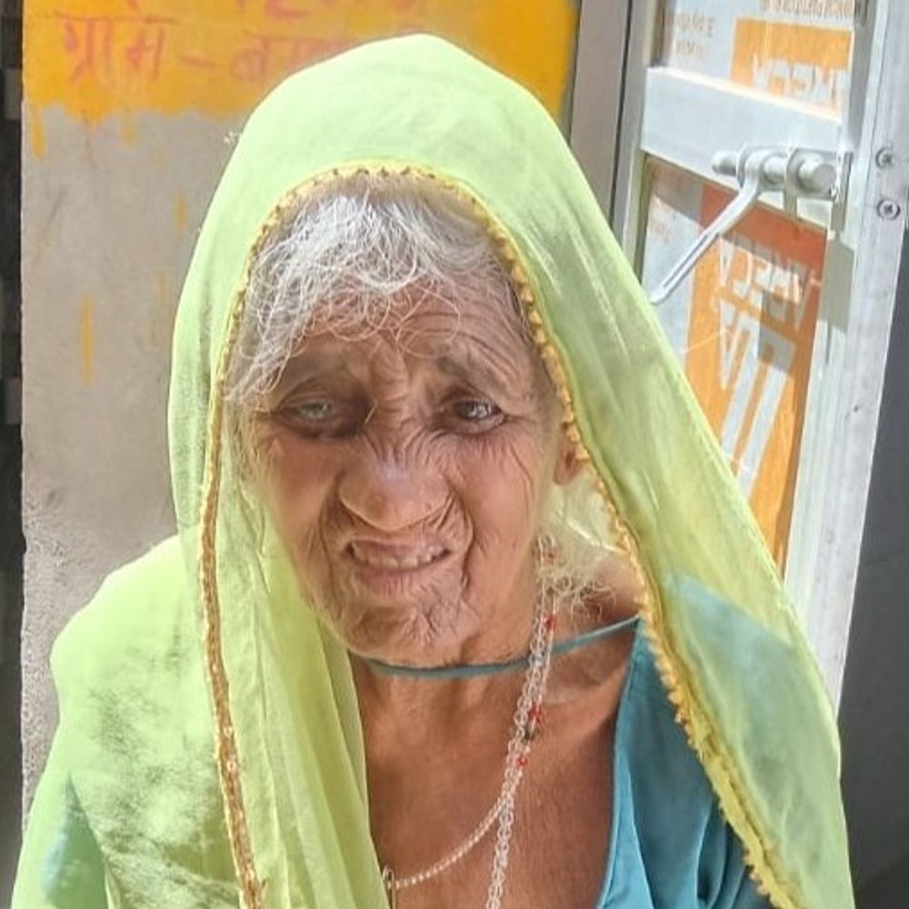 बम्बूली में सांड के हमले से महिला की मौत:खेत में कर रही थी रखवाली, बेटा खाना लेकर पहुंचा तो खून से लथपथ पड़ी थी मां