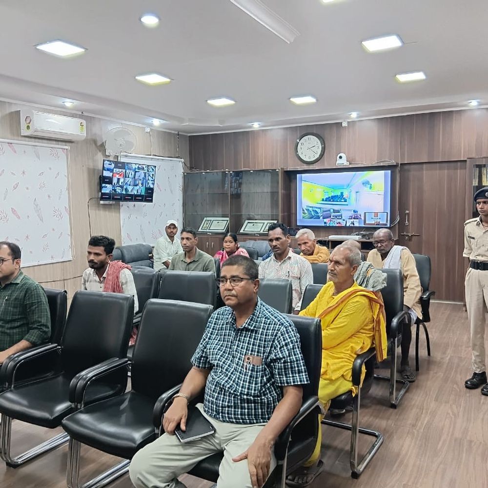 बिजली, बाढ़ नियंत्रण और भूमि से जुड़े मामलों की सुनवाई:खगड़िया में जन समाधान दिवस, भ्रष्टाचार मुक्त भारत की शपथ भी ली
