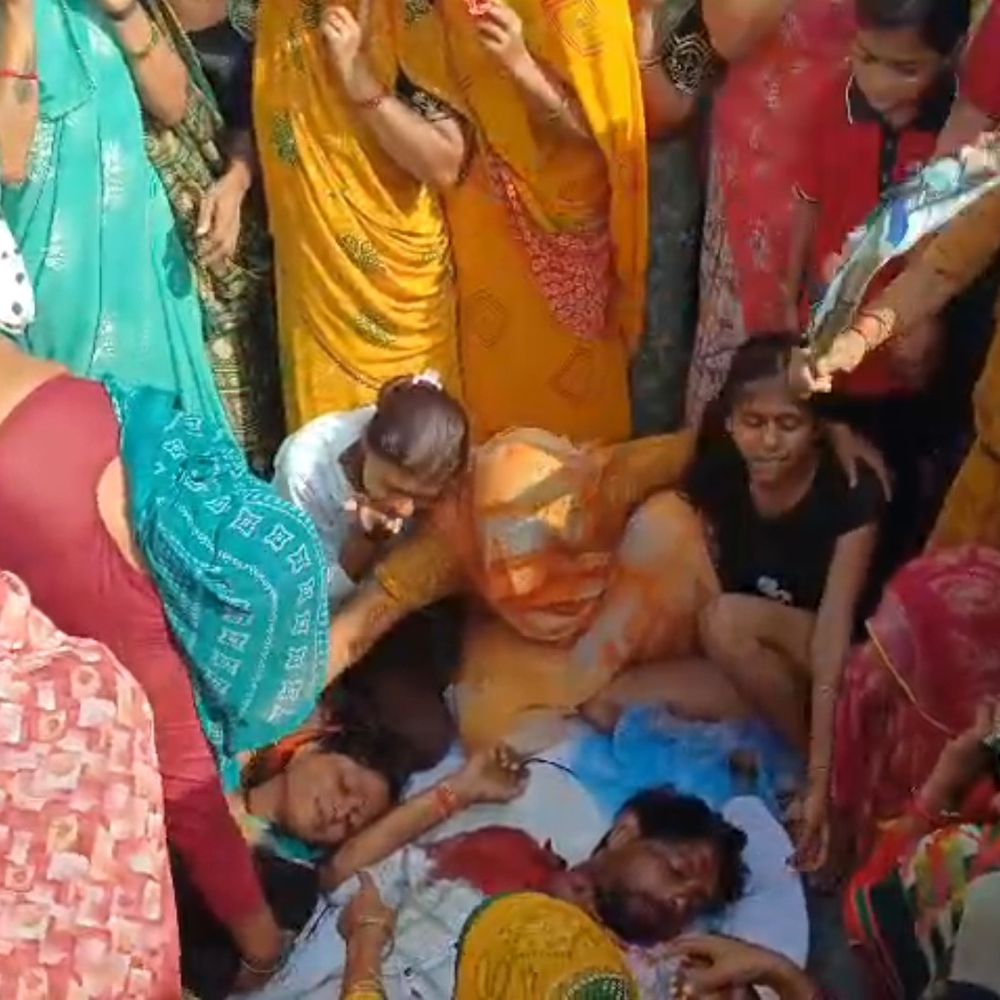 फिरोजाबाद में ट्रैक्टर-ट्रॉला ने युवक को रौंदा:हादसे के बाद चालक फरार, तीन बच्चों के सिर से उठा पिता का साया