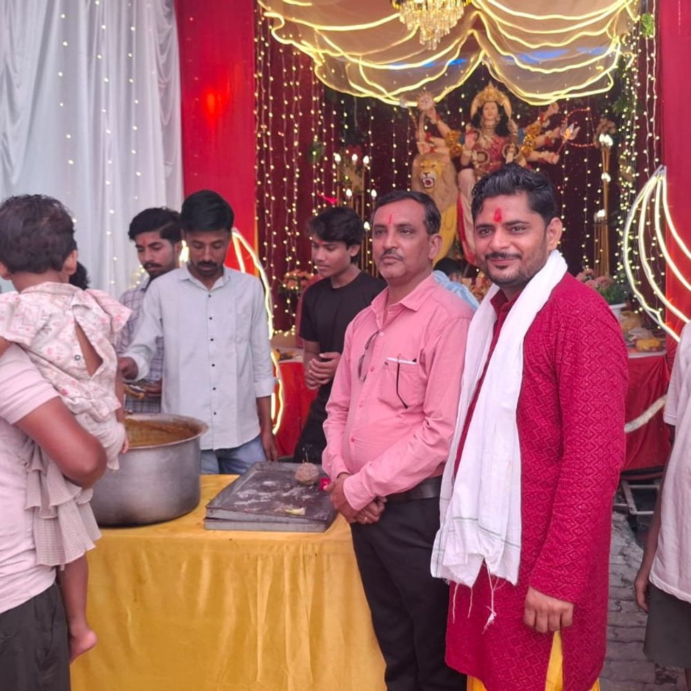 नवरात्रि पर मां कूष्मांडा की पूजा:गांधी नगर में नौ दिन तक रोज आरती के बाद श्रद्धालुओं को मिलेगा भंडारा प्रसाद