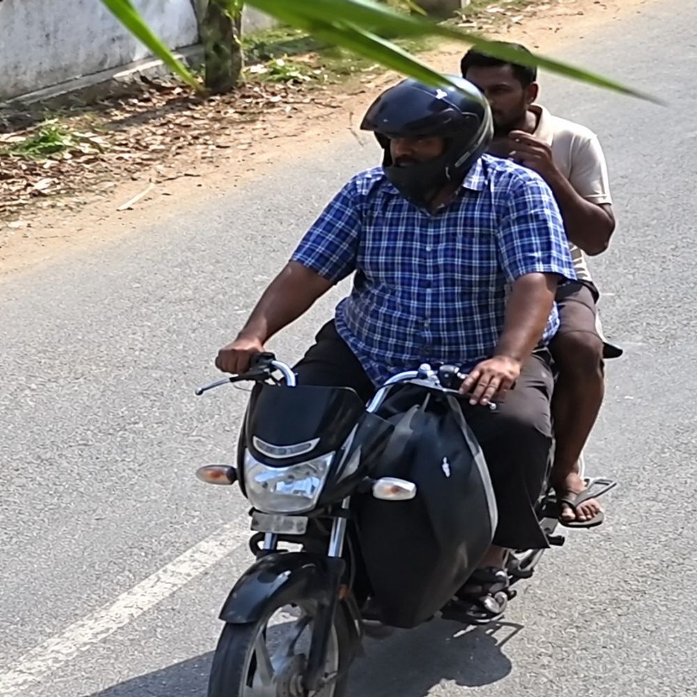 कुरुक्षेत्र में बुजुर्ग की बालियां उतरवाईं और फरार:डिजाइन देखने का रचा फरेब, दुकान की इंक्वारी के बहाने घर में घुसा