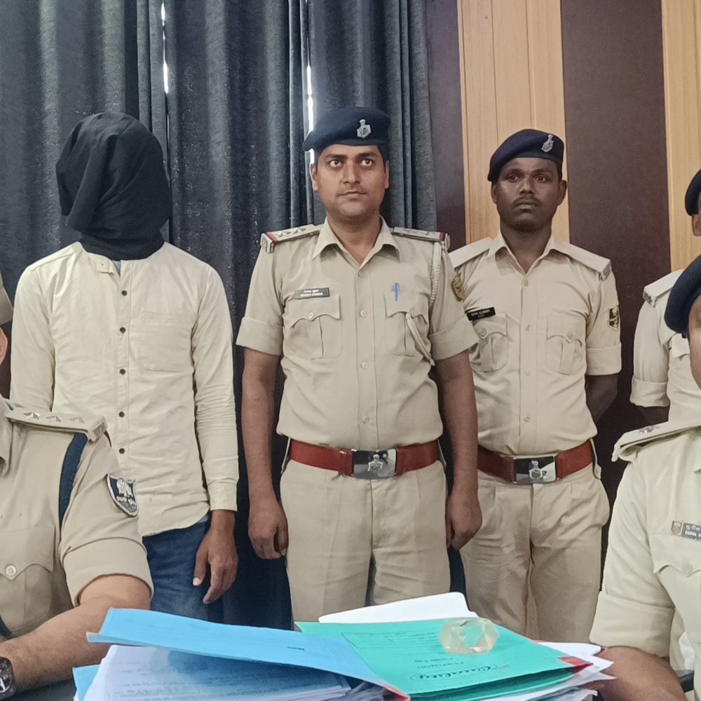 एक घंटे संबंध बनाने के बाद गला दबाकर की हत्या:एक साल से महिला का पड़ोसी से चल रहा था अफेयर, शादी तय होने पर शुरू हुआ था विवाद