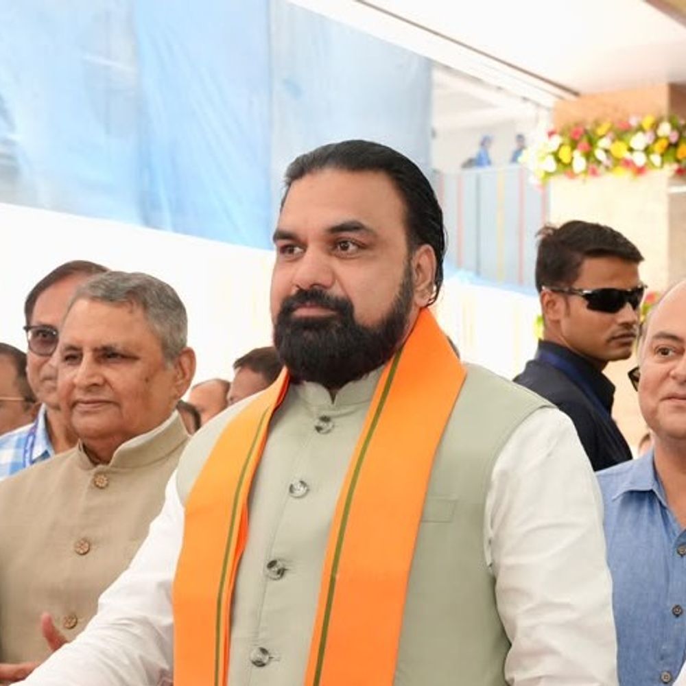 सीएम सम्राट फरियादियों की सुन रहे समस्याएं:जिलों से पहुंचने लगे फरियादी, पटना में राज्यस्तरीय सहयोग कार्यक्रम