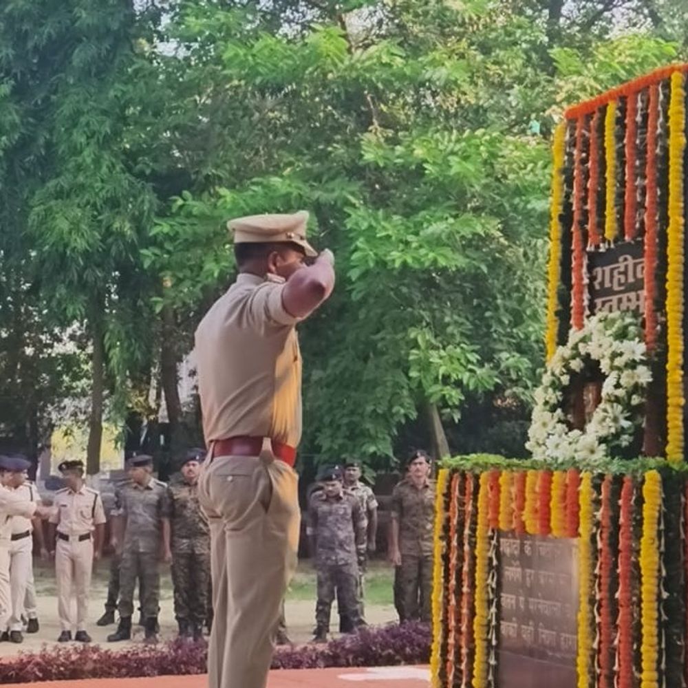 सीतामढ़ी पुलिस केंद्र में पुलिस संस्मरण दिवस मनाया:SP ने शहीद जवानों को दी श्रद्धांजलि, 1959 में लद्दाख में शहीद हुए थे CRPF के 10 जवान