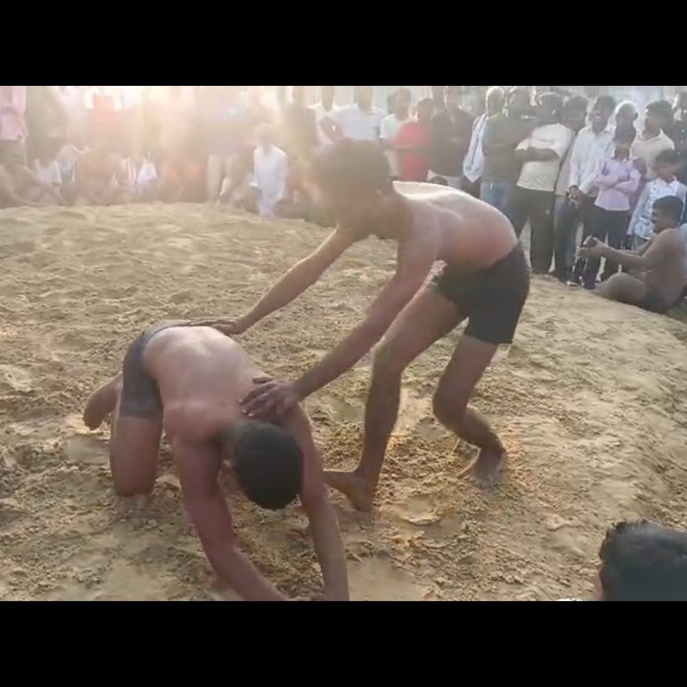 चरगहा में पारंपरिक कुश्ती प्रतियोगिता:क्षेत्रीय विधायक बोले- कुश्ती भारतीय संस्कृति की धरोहर, इसके संरक्षण की जरूरत