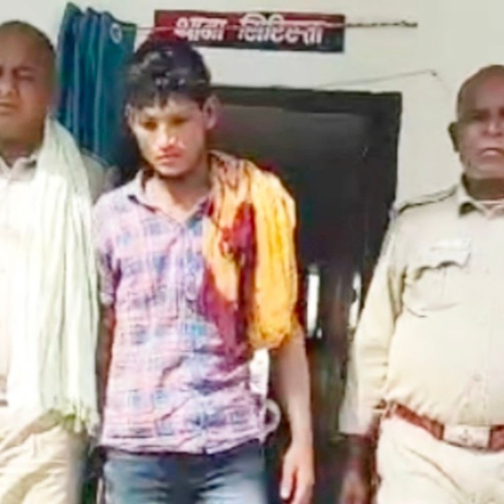 बाइक से युवती को लेकर भाग रहा था शादीशुदा प्रेमी:शेखपुरा पुलिस ने रास्ते में पकड़ा, डेढ़ साल के प्रेम का खुला राज