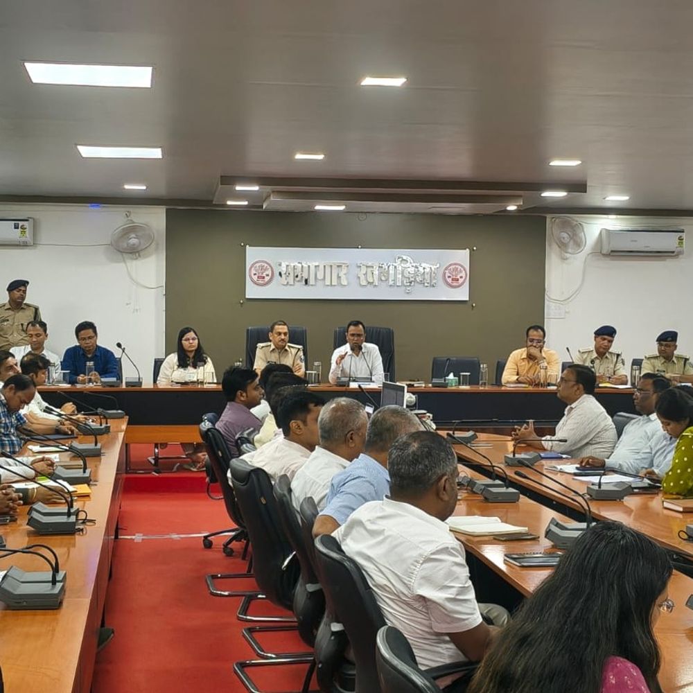 खगड़िया में 97 दुर्गा प्रतिमाओं पर रहेगी कड़ी निगरानी:प्रशासन अलर्ट, 8 अक्टूबर तक लेना होगा लाइसेंस; विसर्जन घाटों पर गोताखोर तैनात