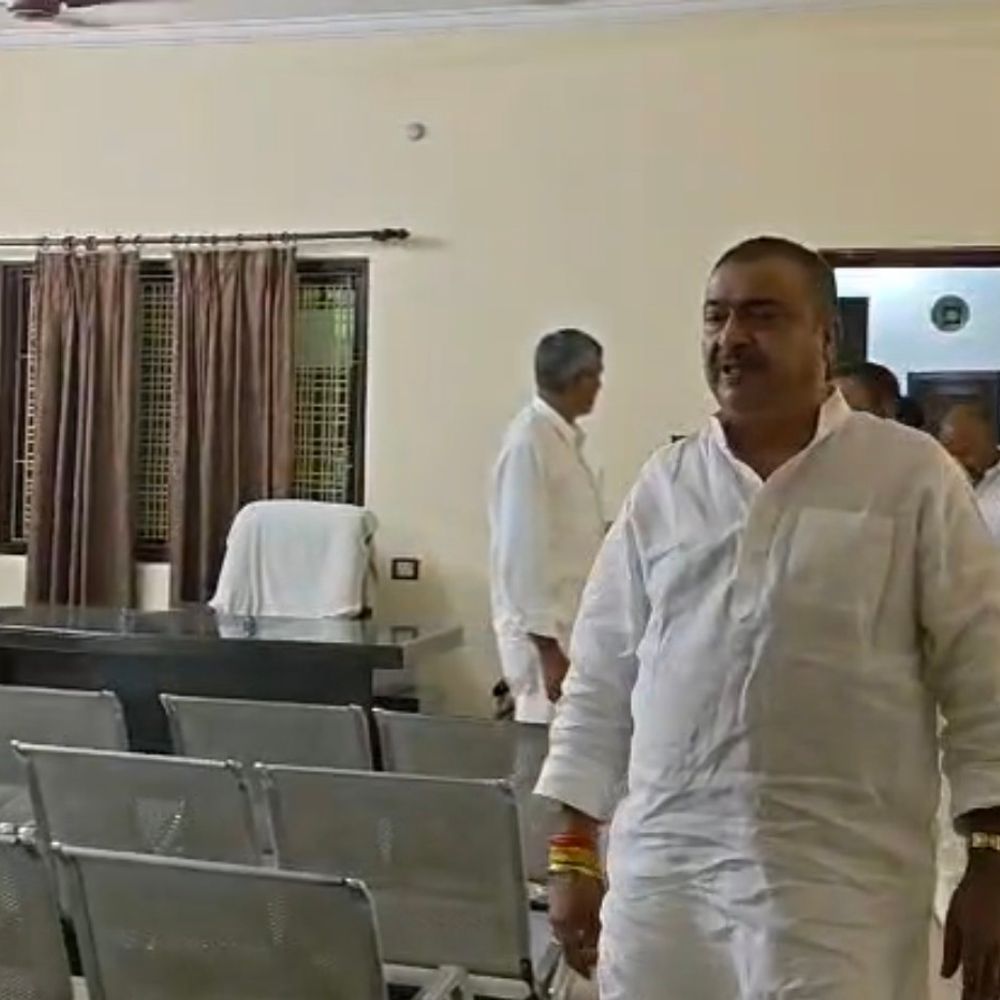 चंद्रशेखर आजाद के माफिया बयान पर जनसत्ता दल का पलटवार:MLC अक्षय प्रताप बोले- चंद्रशेखर को राजा भैया के बारे में कम मालूम है