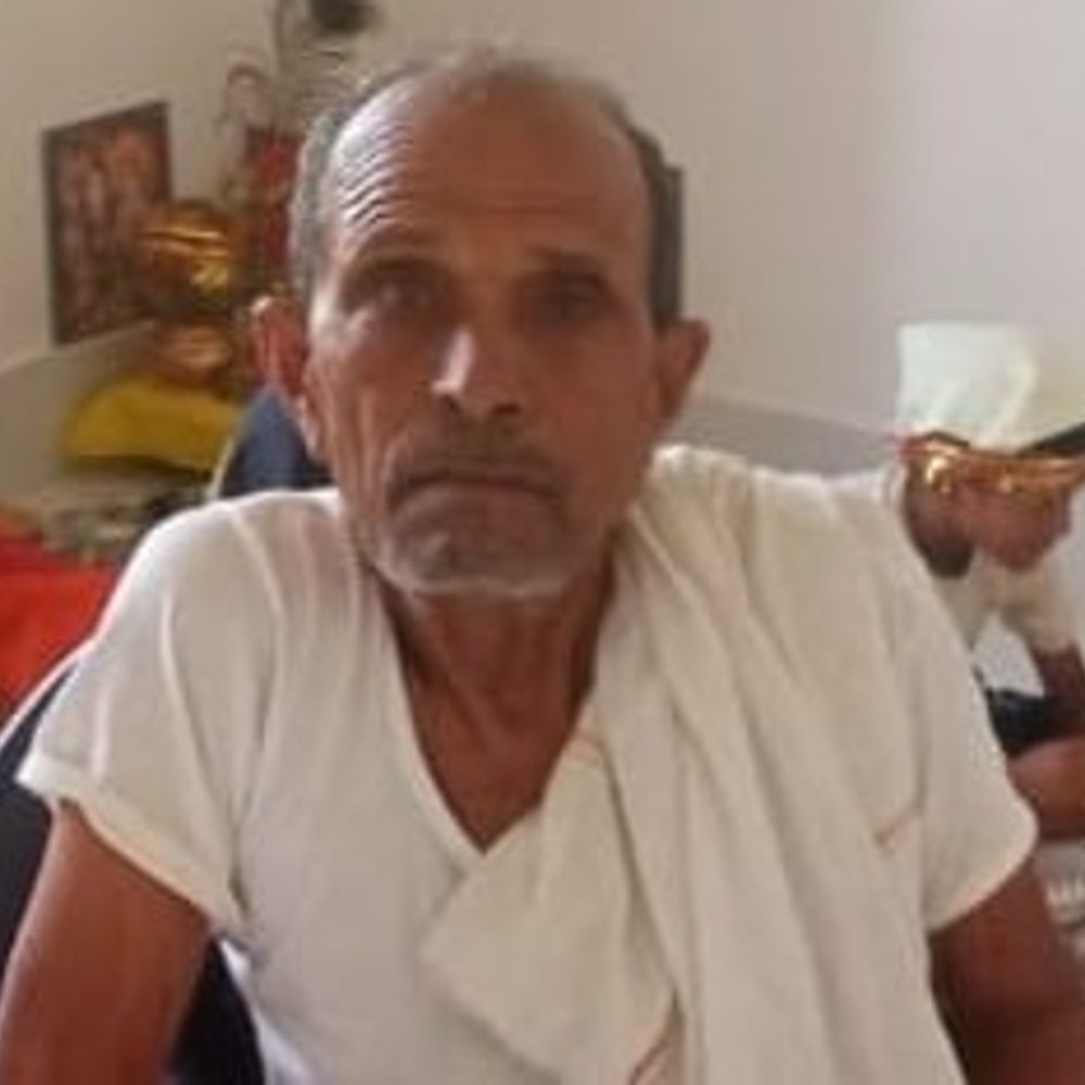 सीवान में 75 वर्षीय बुजुर्ग की चाकू मारकर हत्या:खाना बना रही बहू पर किया वार, बचाने की कोशिश में पोता घायल