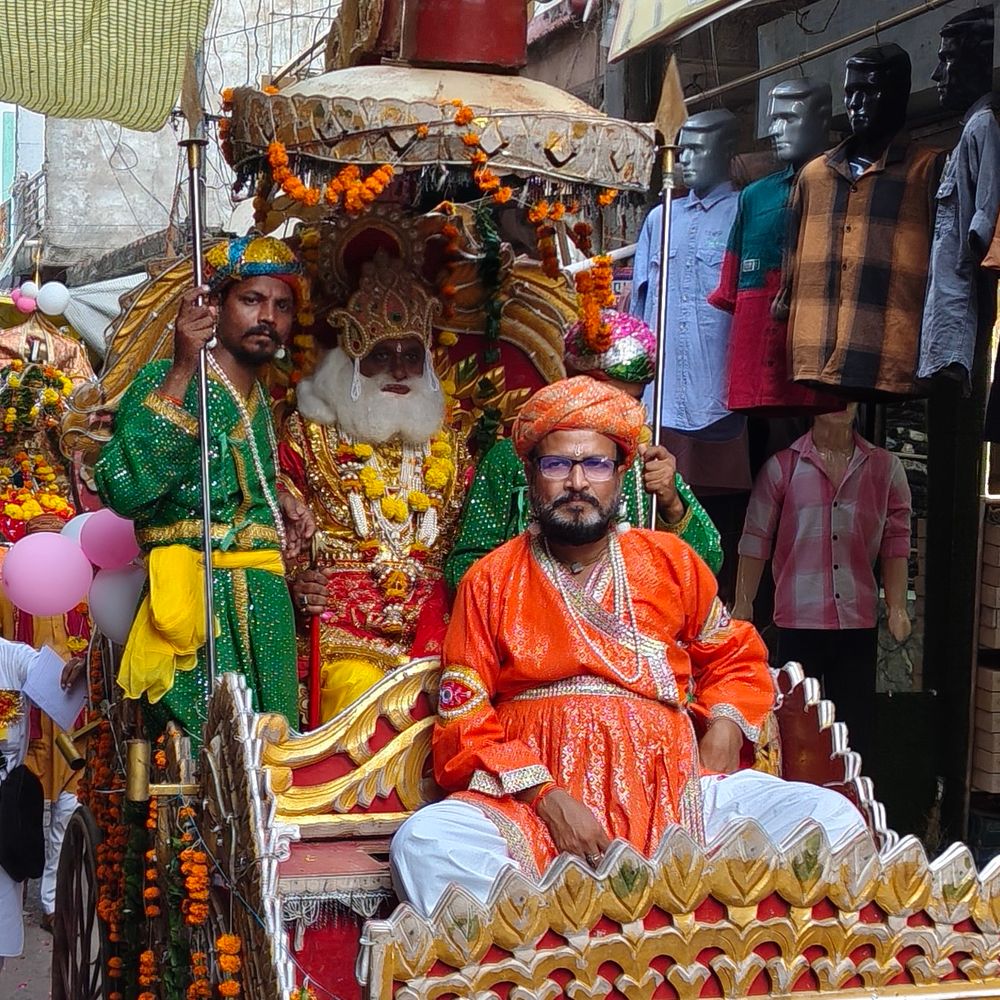 अग्रसेन जयंती 5150वीं पर निकली शोभायात्रा:बैंड-बाजों के साथ निकली शोभायात्रा, अग्रसेन महाराज के जयकारों से गूंजा नगर