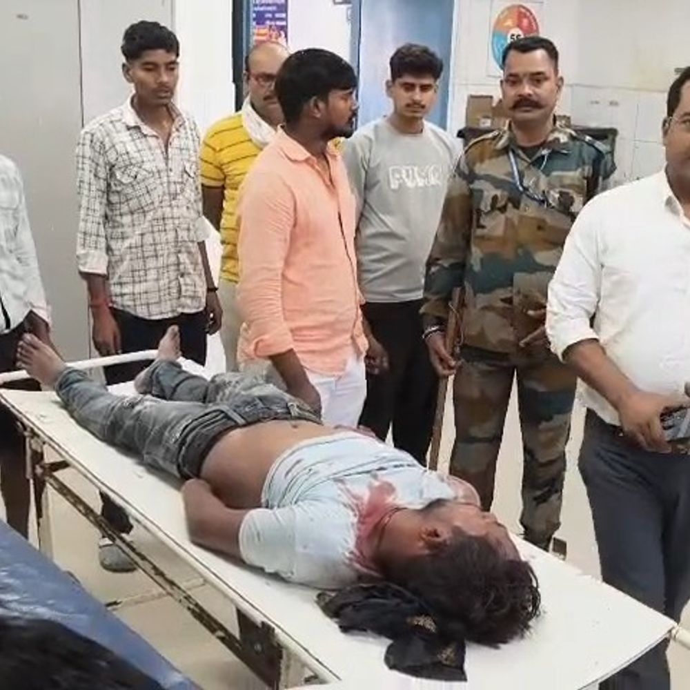 कैमूर में बाइक ने युवक को रौंदा, मौत:कुदरा और भभुआ अस्पताल से रेफर होने के बाद रास्ते में गई जान