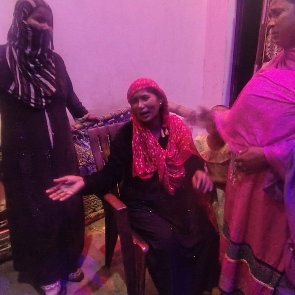 पिता ने डेढ़ साल के बेटे की हत्या की:बुलंदशहर में मां घर से बाहर गई थी, पिता ने गला दबाकर मार डाला