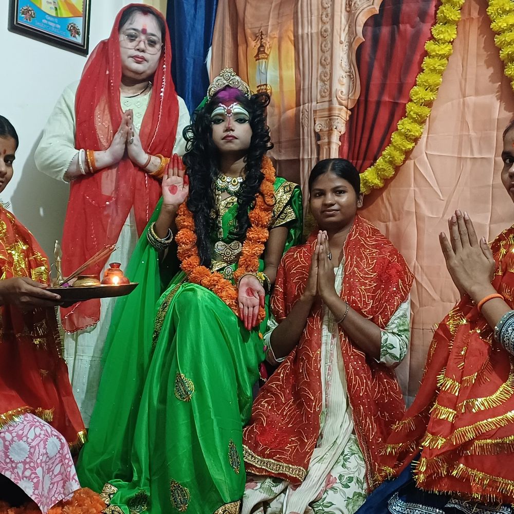 मुंगेर में महिलाओं-युवतियों ने मनाया नवरात्र उत्सव:मां कात्यायनी की पूजा कर की आरती, शादीपुर में आवर हुनर सोसायटी की ओर से आयोजन