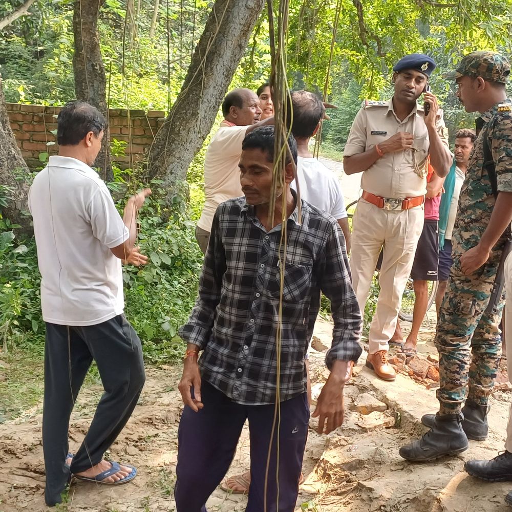 13 डिसमिल जमीन को लेकर 2 पक्षों में तनाव:मुंगेर में पुलिस की नजर, ग्रामीणों ने शांति बनाए रखने की अपील की