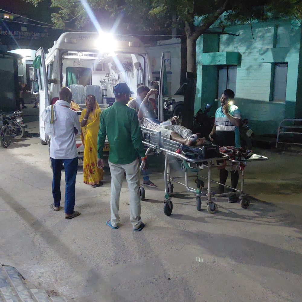 नागी डैम मेला देखने जा रहा बाइक सवार दुर्घनाग्रस्त:गंभीर घायल, झाझा के धमना तेलियाडीह मोड़ पर हादसा