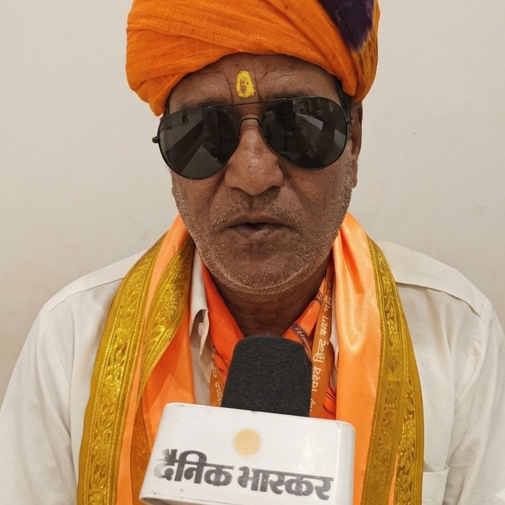 बाबरी ढांचा गिराने वाले व्यास का अगला लक्ष्य मथुरा:लखनऊ धर्म संसद में बोले- 1992 में अयोध्या गया था, 2026 में मथुरा जाऊंगा