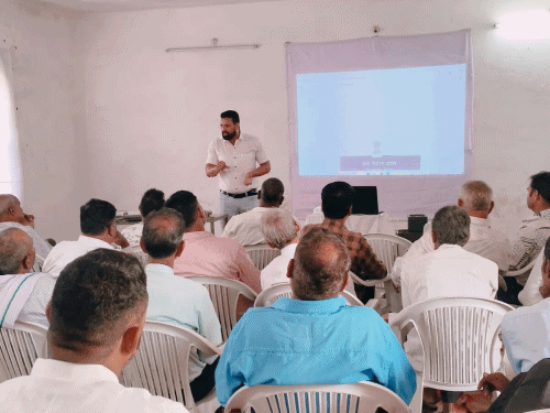 प्रतापगढ़ में पंचायत राज चुनाव की तैयारियां तेज:मतदान दलों को दी ट्रेनिंग, मतपत्र, मतपेटी और ईवीएम की जानकारी दी