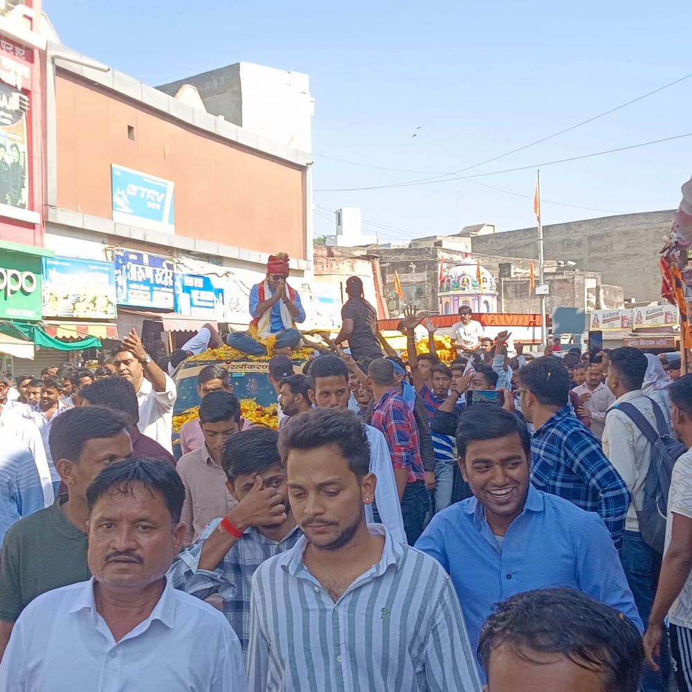 EWS सरलीकरण यात्रा में भाटी का शक्ति प्रदर्शन:जनसभा में उमड़ी भीड़, यूनुस खान से मुलाकात ने बढ़ाई सियासी हलचल