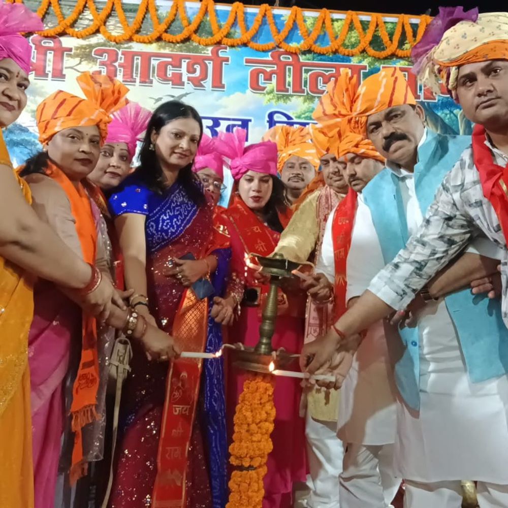 गयाजी में राम-भरत मिलन की भव्य शोभायात्रा निकली:ऊंट-घोड़ों संग उमड़ा जनसैलाब; ड्रोन से पुष्पवर्षा, छप्पन भोग और महाआरती हुई