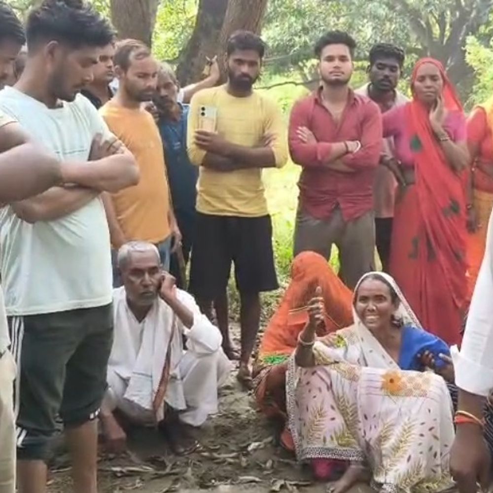 कासगंज में आम के पेड़ से लटका मिला किशोर:गांव में मचा हड़कंप, जांच में जुटी पुलिस