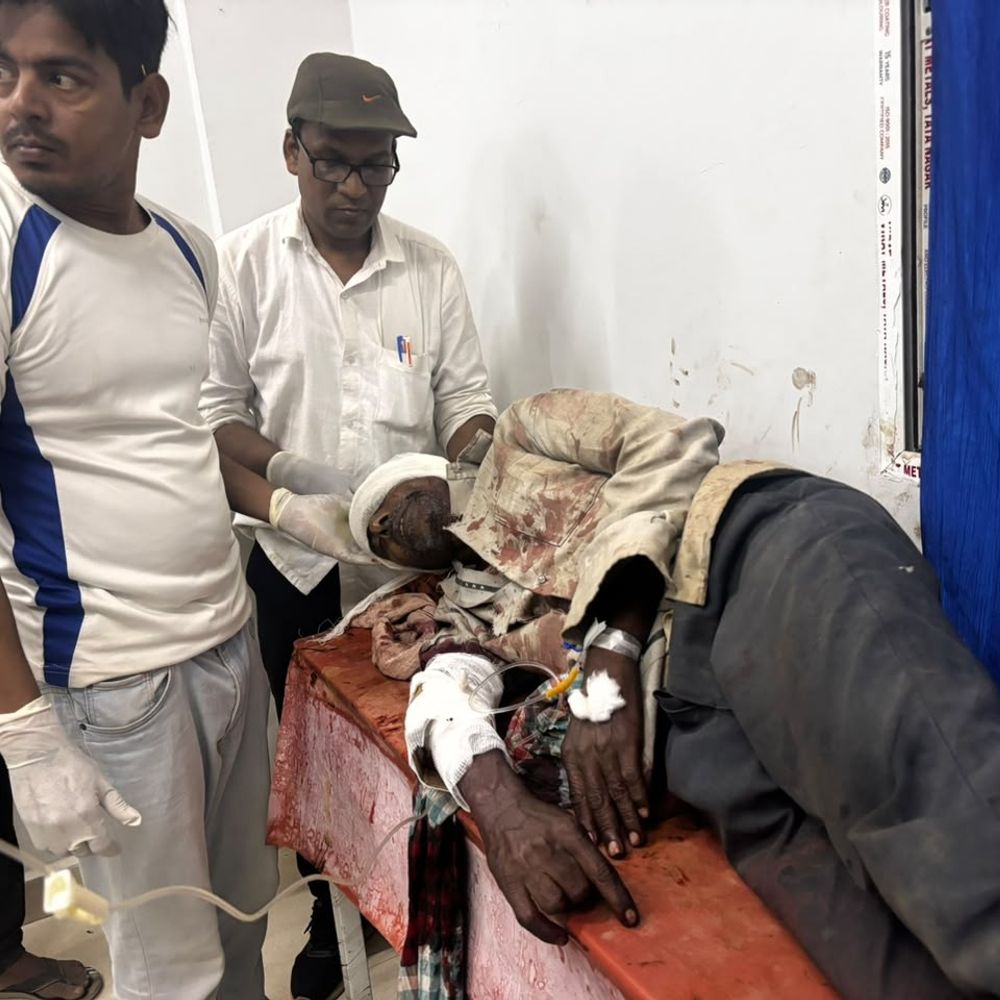जमुई में जमीन विवाद पर तलवार से हमला, 3 घायल:चाचा पर भाई, भतीजे और भतीजी पर हमले का आरोप, पिता की हालत गंभीर