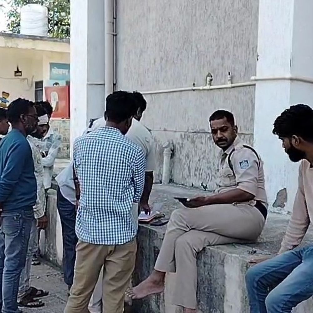 रायसेन में युवक ने घर में फांसी लगाकर सुसाइड किया:परिजन बोले-नशे की हालत में आया था, पत्नी लंबे समय से मायके में