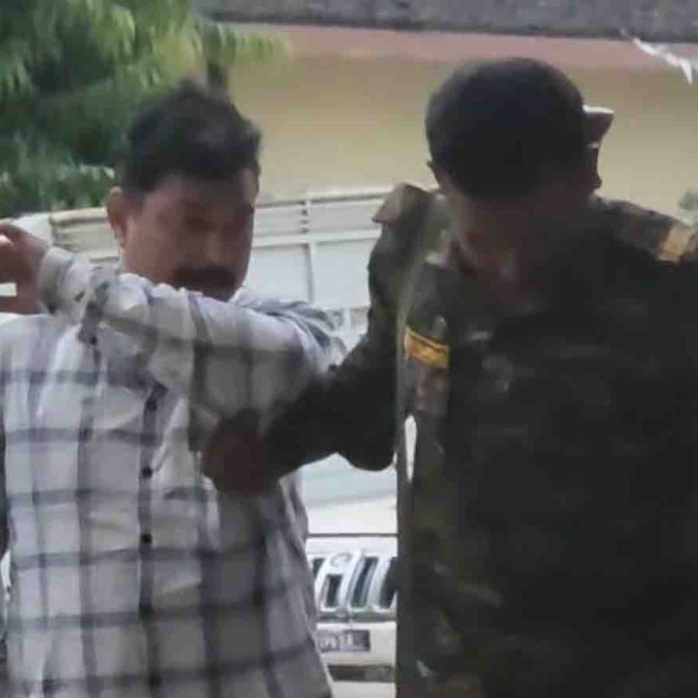 मोतिहारी में शराब पीकर ड्यूटी पहुंचा पोस्टमास्टर:डाकघर में ग्राहकों से की बदतमीजी, मेडिकल में पुष्टि के बाद पुलिस ने किया गिरफ्तार