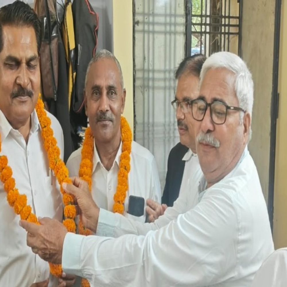 बार एसोसिएशन की नई कार्यकारिणी ने संभाला कार्यभार:पूर्व अध्यक्ष को विदाई दी गई, अधिवक्ताओं के हितों की रक्षा का वादा