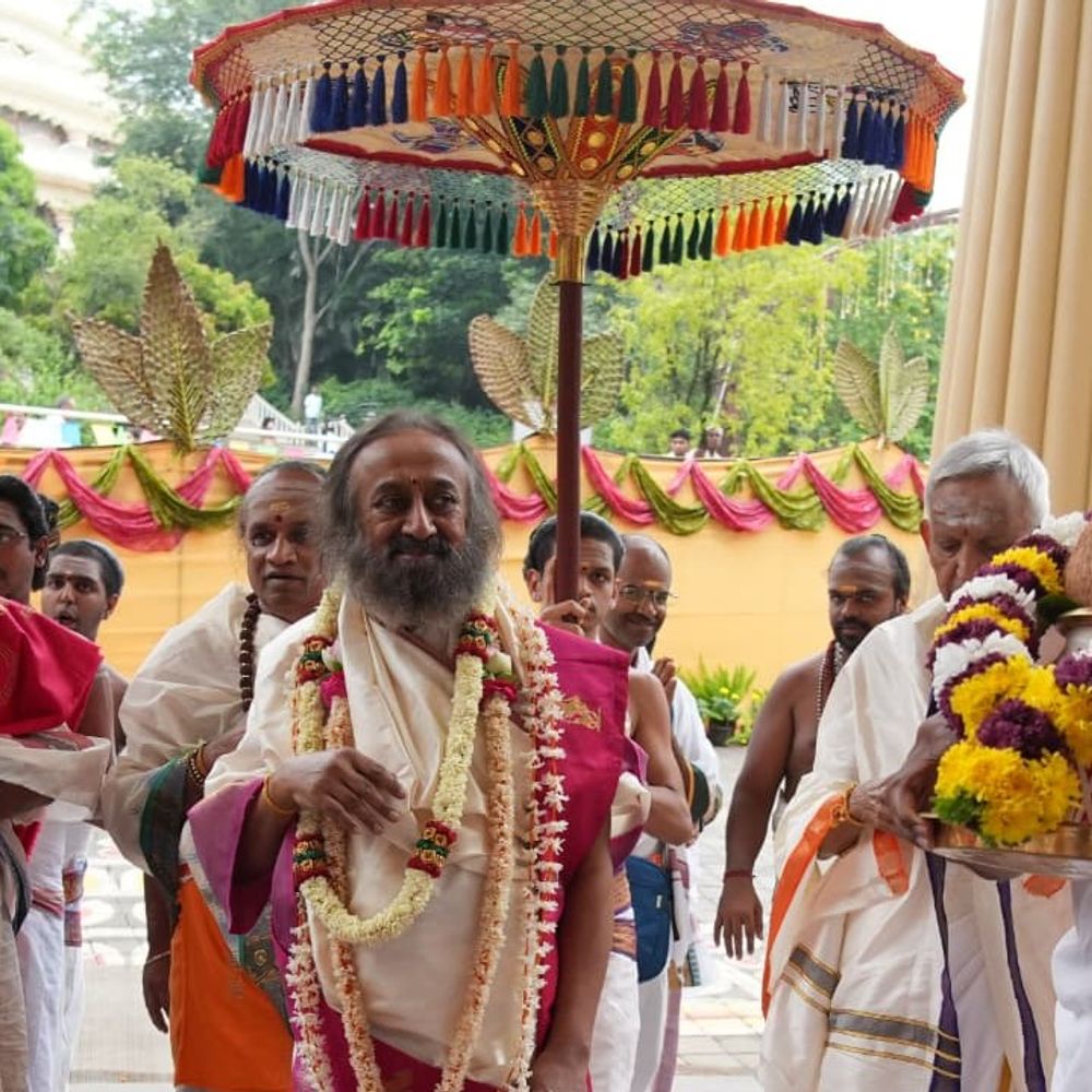 आर्ट ऑफ लिविंग में नवरात्रि महोत्सव:बदायूं के साधकों ने साझा किए, मौन साधना ध्यान के दिव्य अनुभव