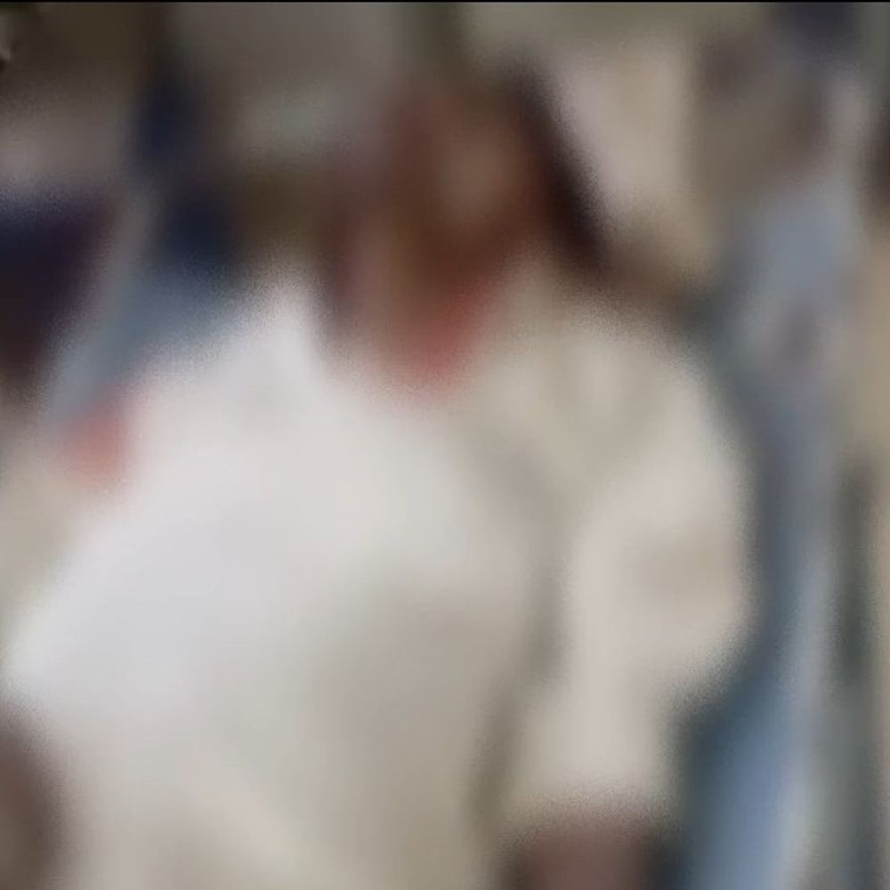 फतेहपुर में ई-रिक्शा पलटने से अज्ञात चालक की मौत:बांके बिहारी मंदिर के सामने हादसा, इलाज के दौरान तोड़ा दम
