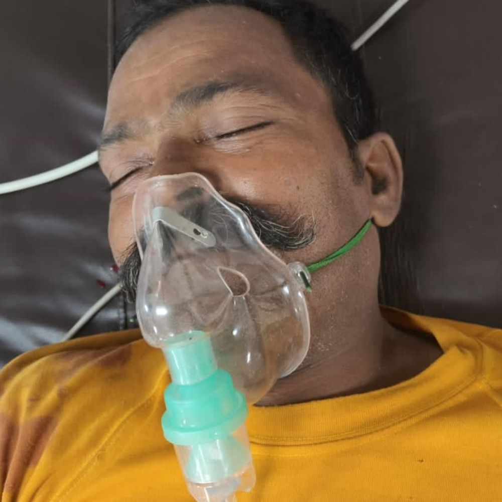 शिवपुरी में डिवाइडर से टकराई स्कॉर्पियो, एक युवक की मौत:साथी गंभीर घायल, गुजरात से मध्य प्रदेश घूमने आए थे दोनों