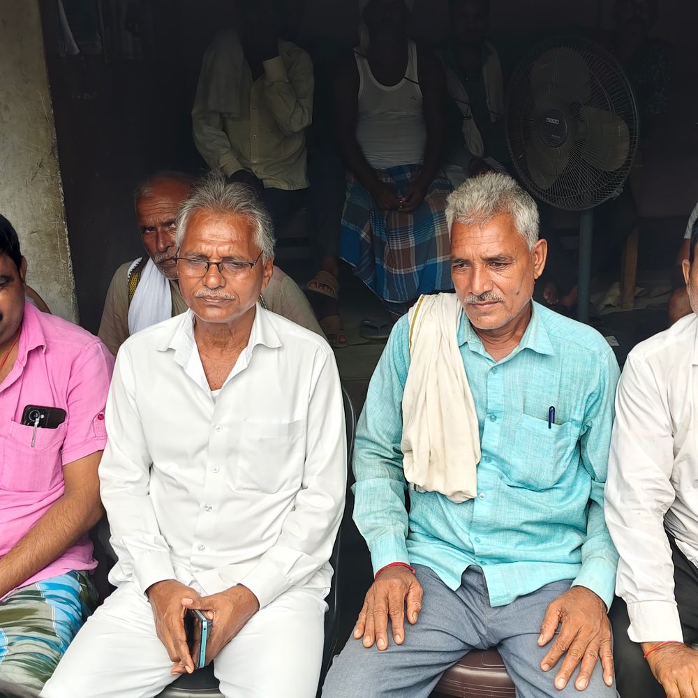 मधेपुरा- रेल इंजन कारखाना से सुविधाएं नहीं मिलने पर नाराजगी:ग्रामीण बोले-जमीन गई, नौकरी नहीं मिली; 12 हजार HP इंजन बनते हैं, फिर भी सड़क-पानी की कमी