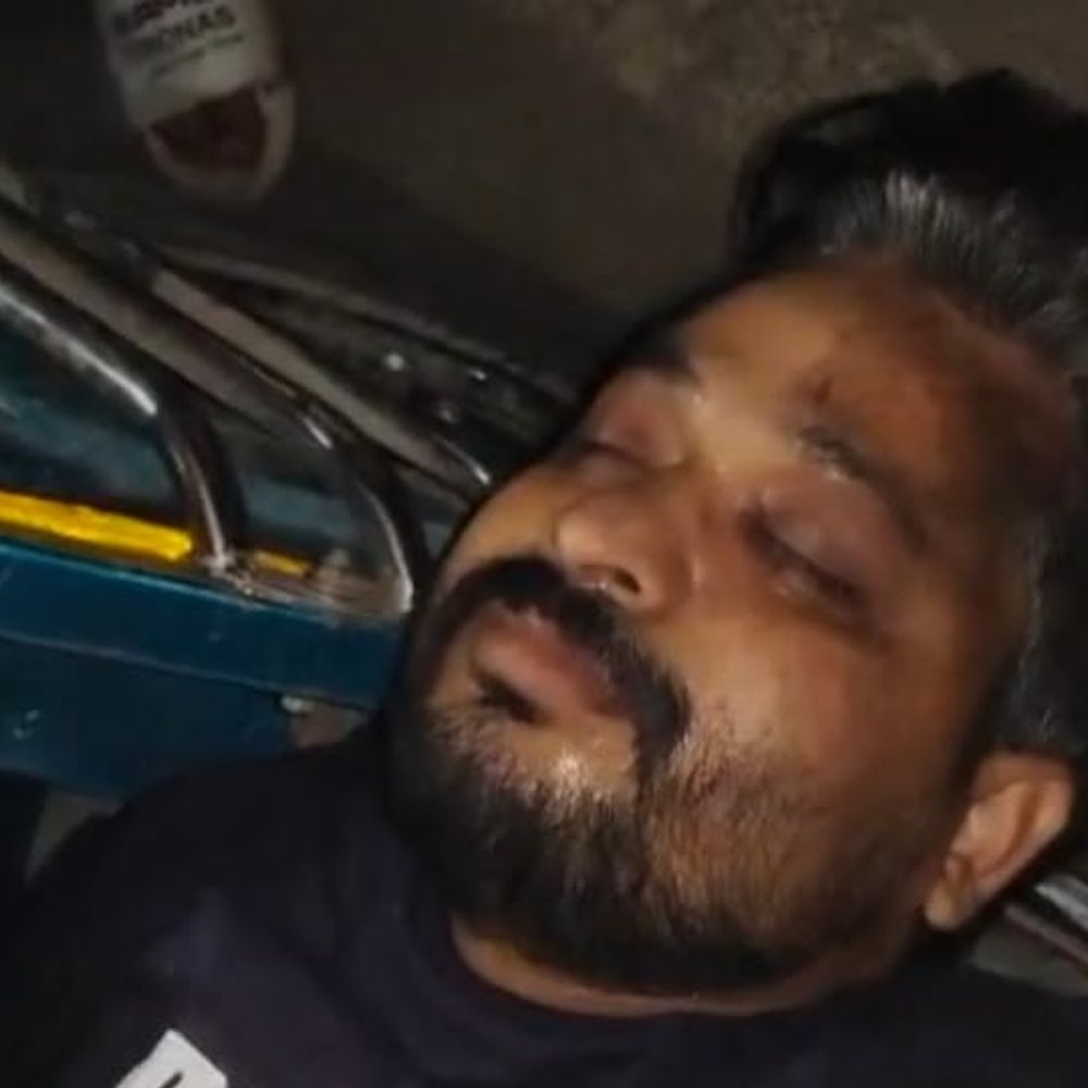 पत्नी को युवक से बात करते देख चलाई रिवॉल्वर:फिरोजाबाद में पत्नी और युवक घायल, आरोपी पति गिरफ्तार; फॉरेंसिक टीम ने रिवॉल्वर कब्जे में ली