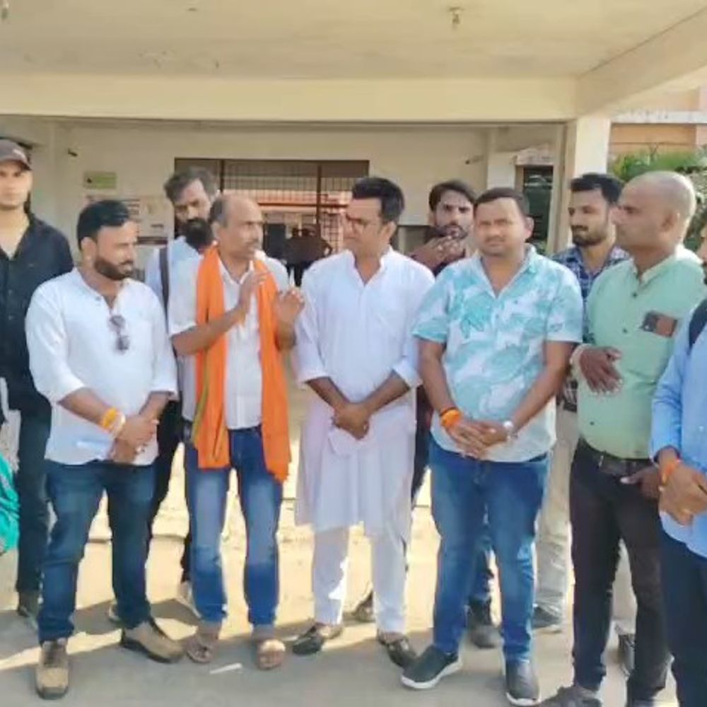 करणी सेना ने की UGC RollBack की मांग:मऊगंज में 12 अक्टूबर को निकलेगी पैदल यात्रा, अपर कलेक्टर को दिया ज्ञापन