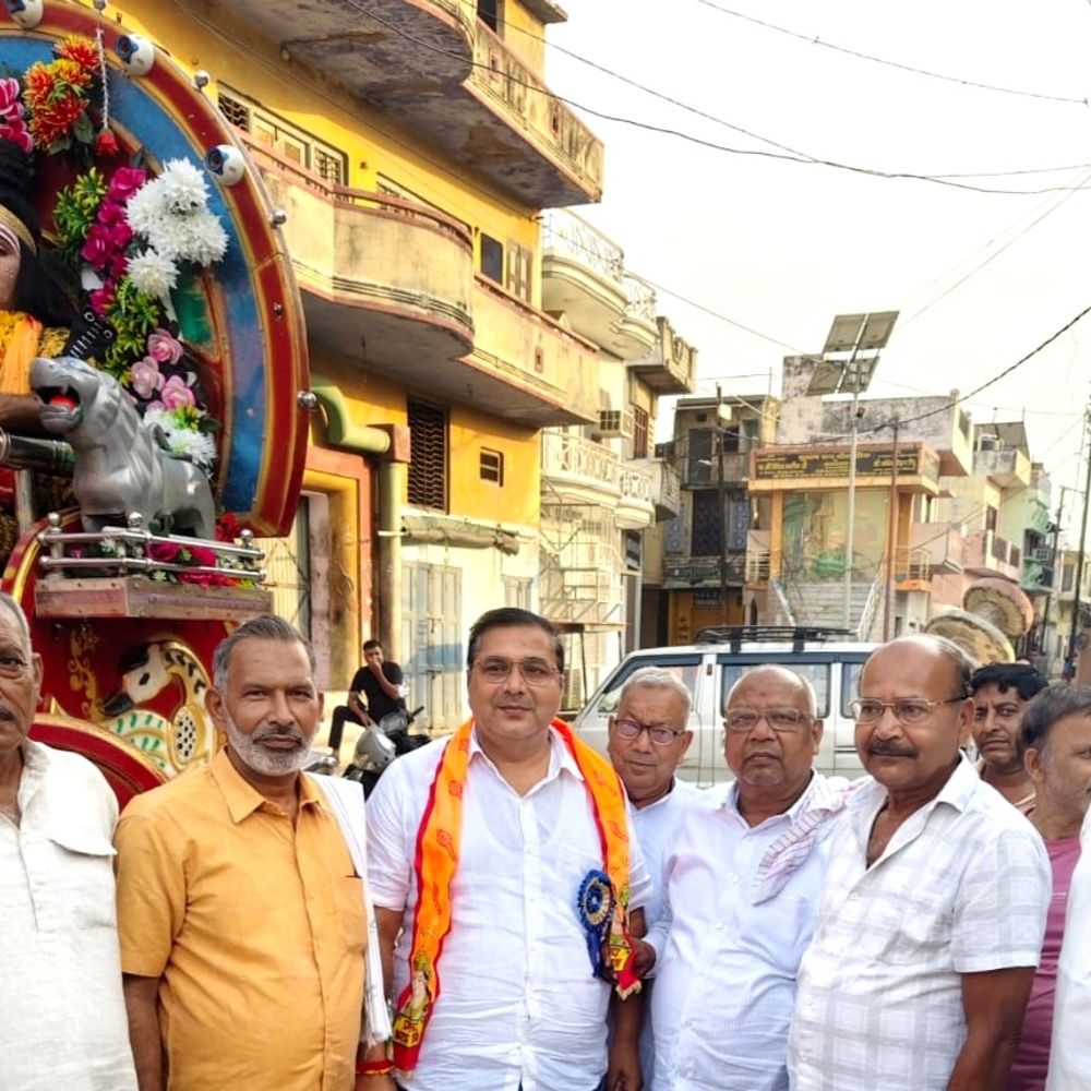 मेरठ में रामलीला का मंचन:नारद मोह, शिव विवाह की लीला सजी; ढोल नगाड़ों संग बारात निकली