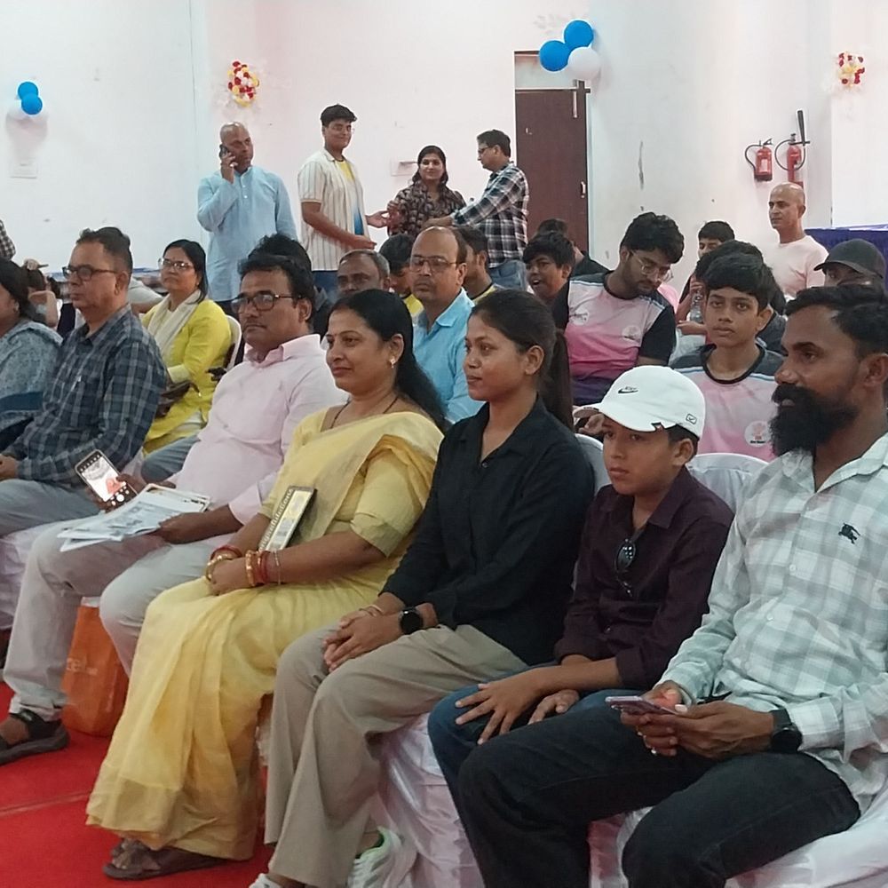 अररिया में 3 दिवसीय शतरंज प्रतियोगिता संपन्न:अंडर-14-19 तक के खिलाड़ियों ने दिखाया दम, डीएम ने ट्रॉफी देकर किया सम्मानित